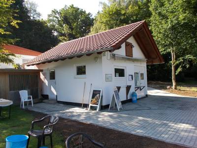 Vorplatz der Minigolfanlage
in Zschen erneuert